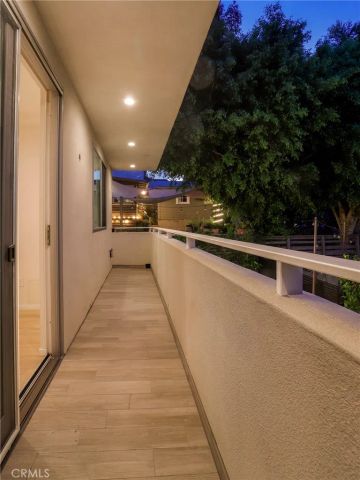 2309 Cove Avenue, Los Angeles, CA 90039
