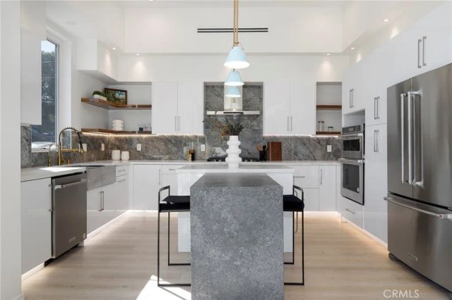 2309 Cove Avenue, Los Angeles, CA 90039