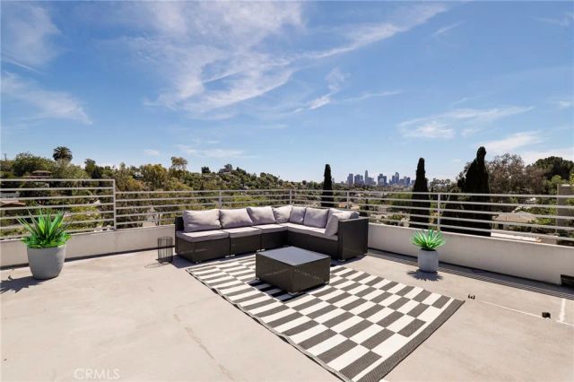 2309 Cove Avenue, Los Angeles, CA 90039