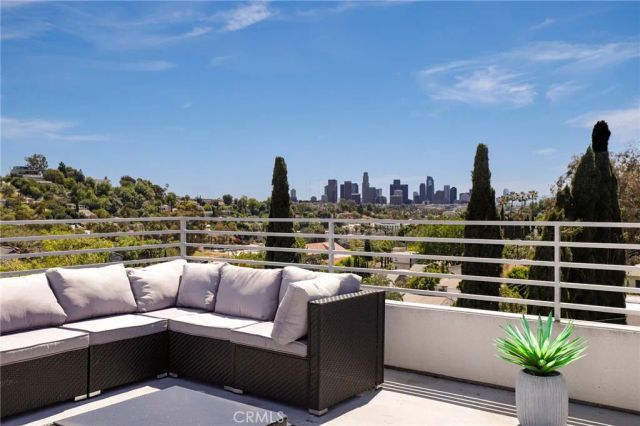 2309 Cove Avenue, Los Angeles, CA 90039