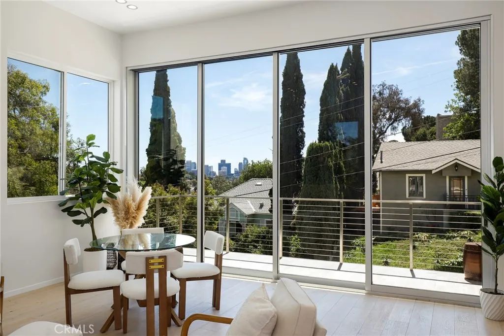 2309 Cove Avenue, Los Angeles, CA 90039