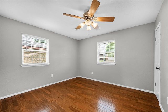 5715 NW Chestnut Ln, Lawton, OK 73505