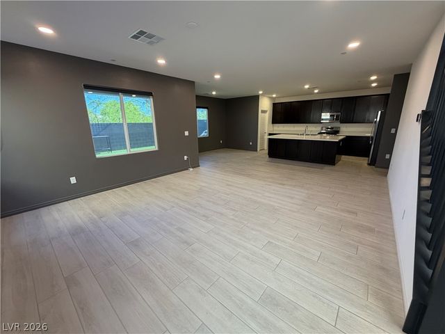 9684 Abel Cliff Street, Las Vegas, NV 89143