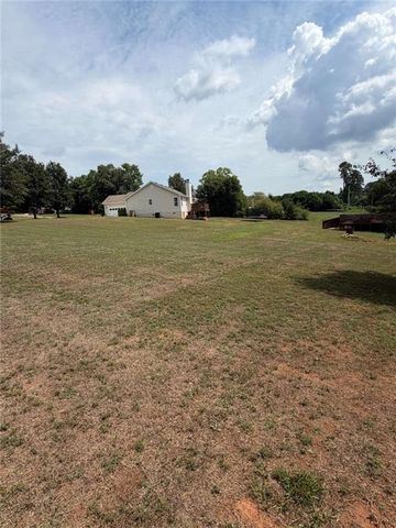 1313 Crestview Road, Winder, GA 30680