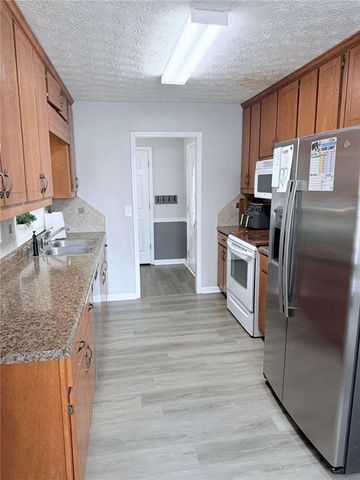 1313 Crestview Road, Winder, GA 30680