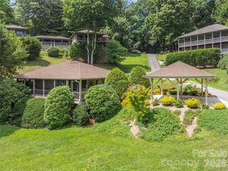 323 Hawks Crest Drive, Waynesville, NC 28786