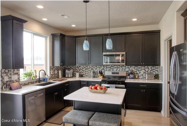 1478 N WOLLASTON DR, Post Falls, ID 83854