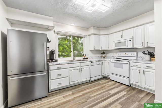 11212 Z Street, Omaha, NE 68137
