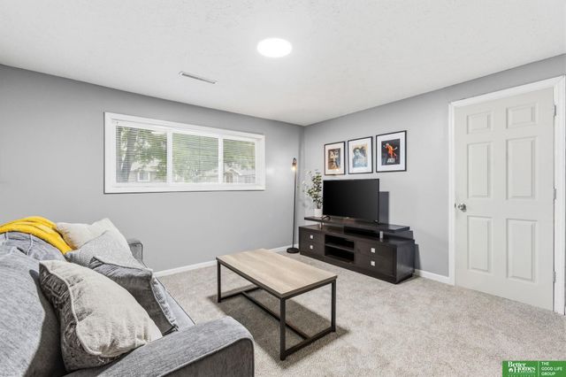 11212 Z Street, Omaha, NE 68137