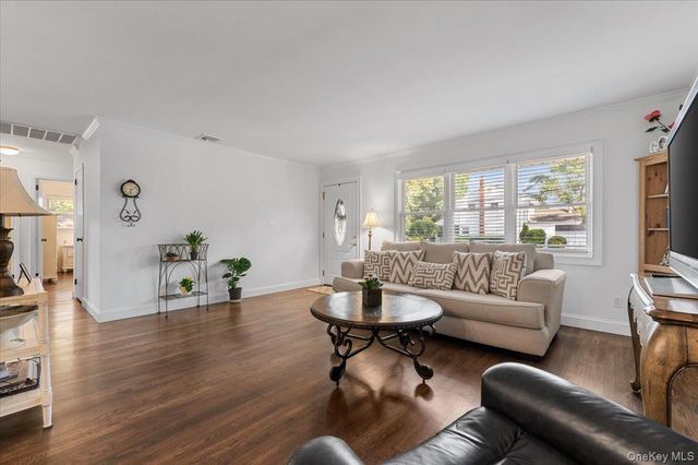 42 Larry Drive, Commack, NY 11725