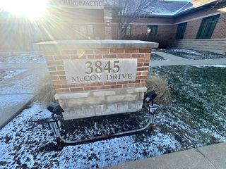 3845 McCoy Drive 105, Aurora, IL 60504
