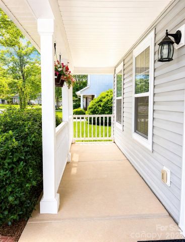 413 Peachtree Road, Charlotte, NC 28216