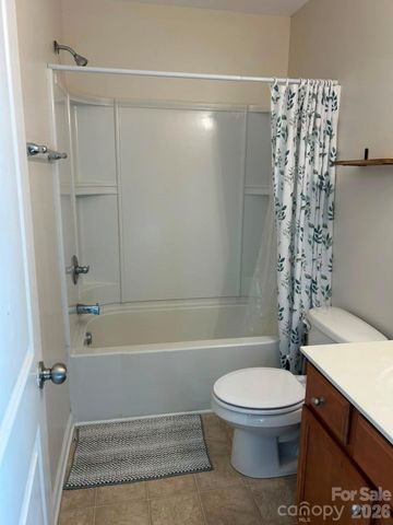 413 Peachtree Road, Charlotte, NC 28216