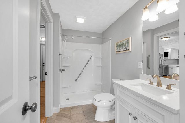 15 Church St 304, Wilmington, MA 01887