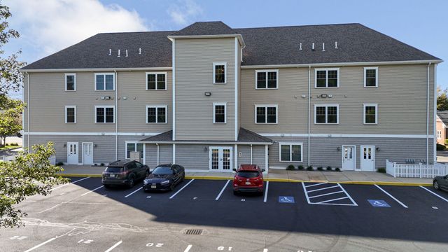 15 Church St 304, Wilmington, MA 01887