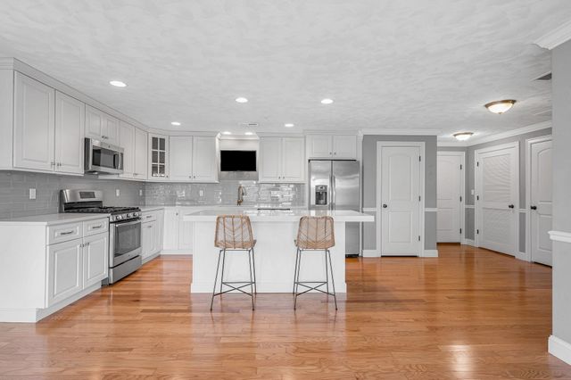 15 Church St 304, Wilmington, MA 01887