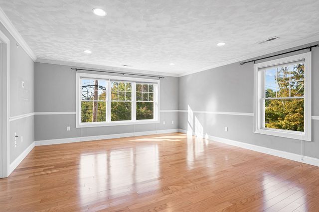 15 Church St 304, Wilmington, MA 01887