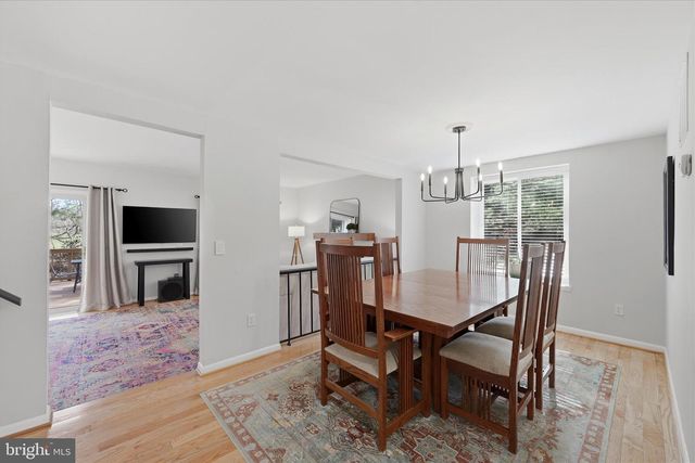 11860 S LAKES CT, Reston, VA 20191