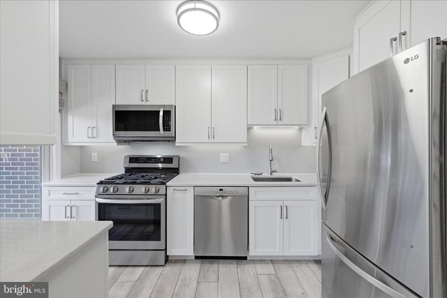 11860 S LAKES CT, Reston, VA 20191