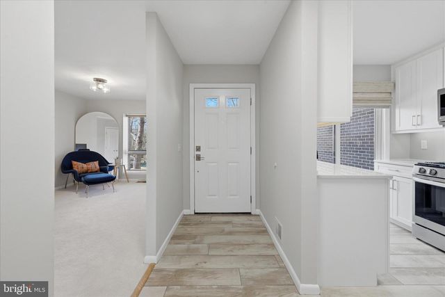 11860 S LAKES CT, Reston, VA 20191