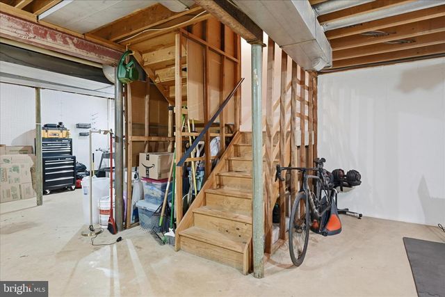 11860 S LAKES CT, Reston, VA 20191