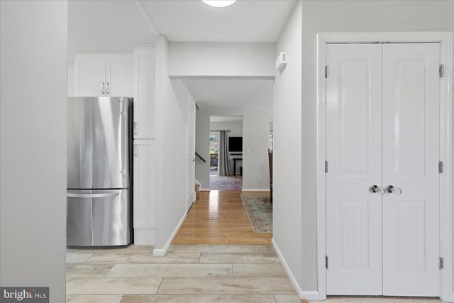 11860 S LAKES CT, Reston, VA 20191