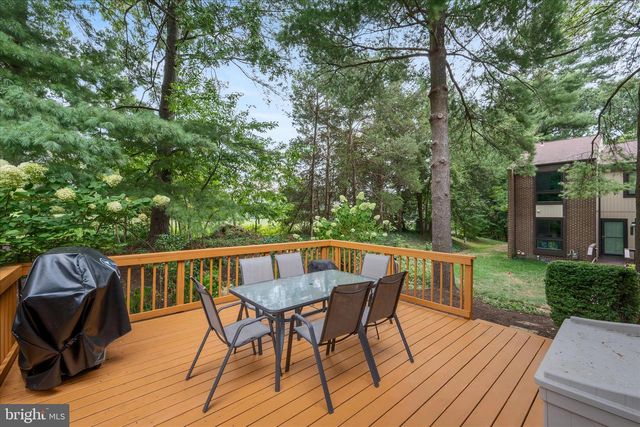 11860 S LAKES CT, Reston, VA 20191