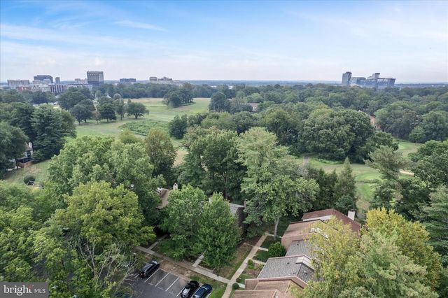 11860 S LAKES CT, Reston, VA 20191