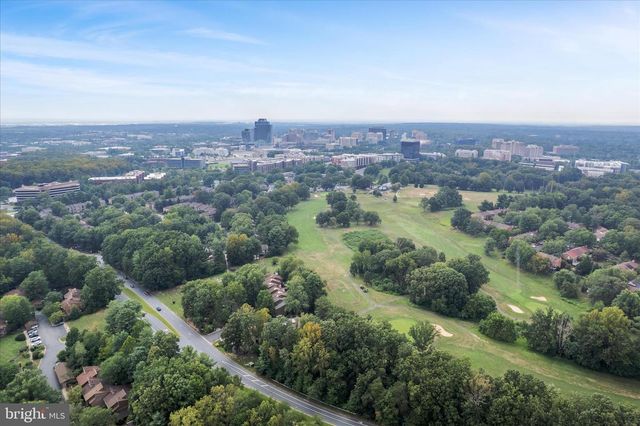 11860 S LAKES CT, Reston, VA 20191