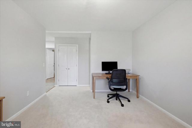 11860 S LAKES CT, Reston, VA 20191