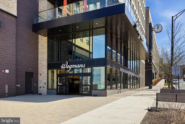 11860 S LAKES CT, Reston, VA 20191