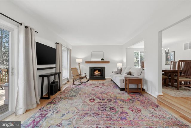 11860 S LAKES CT, Reston, VA 20191