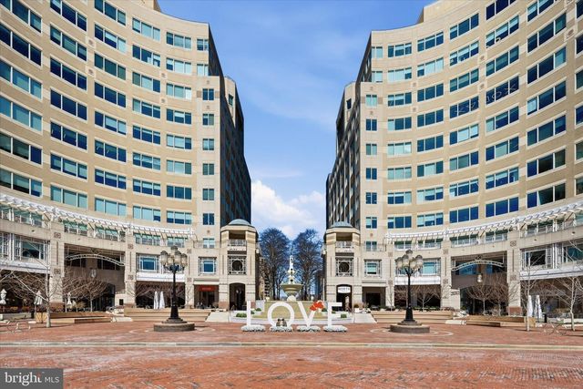 11860 S LAKES CT, Reston, VA 20191