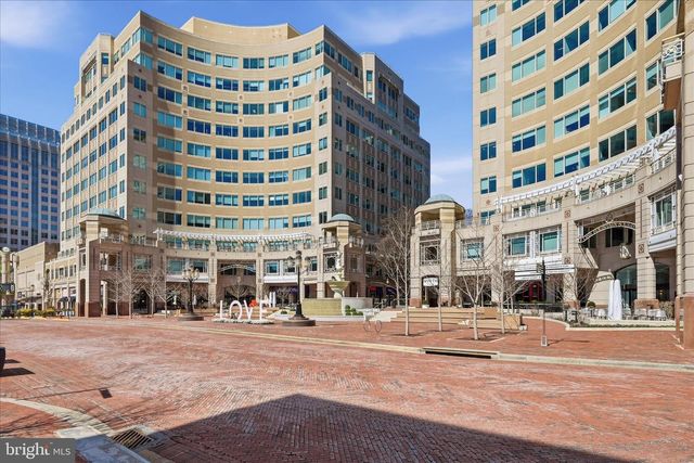 11860 S LAKES CT, Reston, VA 20191