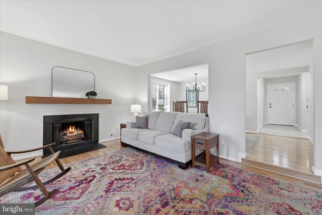 11860 S LAKES CT, Reston, VA 20191