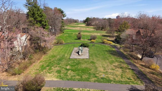 11860 S LAKES CT, Reston, VA 20191