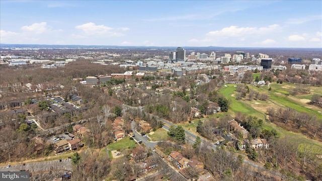 11860 S LAKES CT, Reston, VA 20191