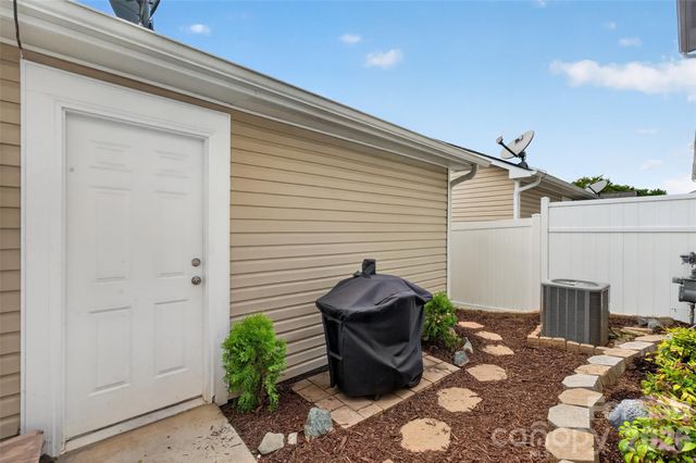 18347 The Commons Boulevard 3203, Cornelius, NC 28031