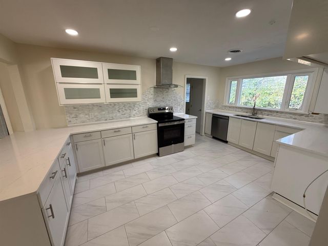 207 GARDENIA CV, Memphis, TN 38117