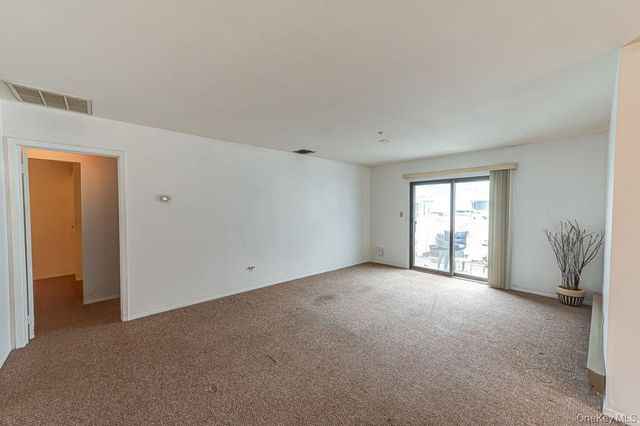209 Cabot Court S, Saint James, NY 11780