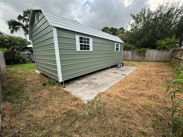 2213 1st Avenue N, Texas City, TX 77590