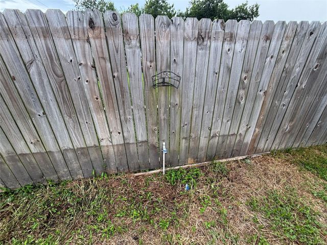 2213 1st Avenue N, Texas City, TX 77590