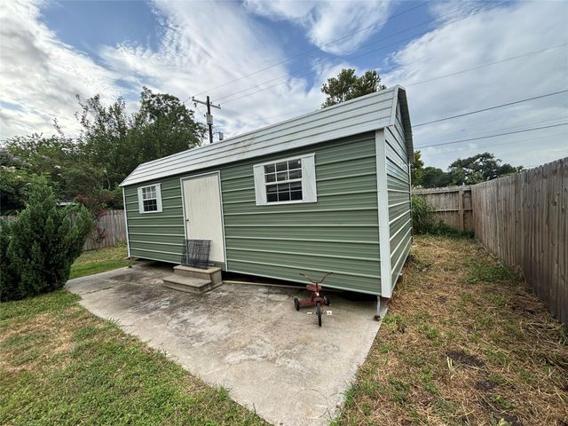 2213 1st Avenue N, Texas City, TX 77590