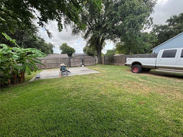 2213 1st Avenue N, Texas City, TX 77590