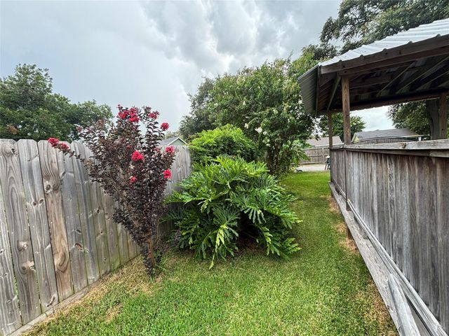 2213 1st Avenue N, Texas City, TX 77590
