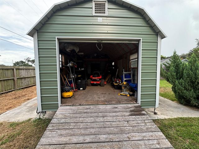 2213 1st Avenue N, Texas City, TX 77590