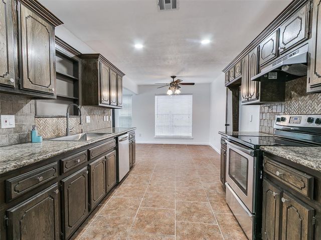 1318 Alviola Avenue, Midwest City, OK 73110