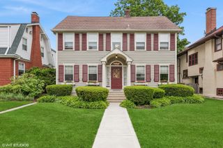 820 N Oak Park Avenue, Oak Park, IL 60302