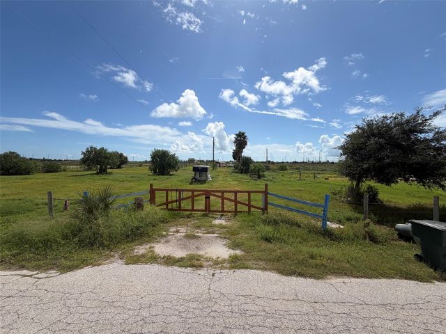 12123 Ostermeyer Road, Galveston, TX 77554