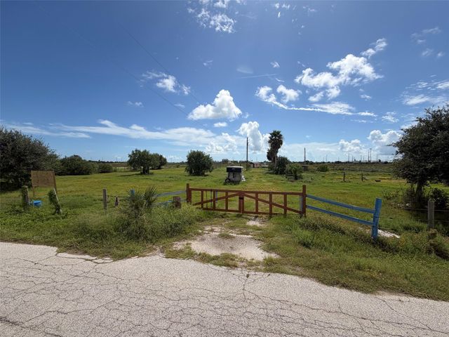 12123 Ostermeyer Road, Galveston, TX 77554